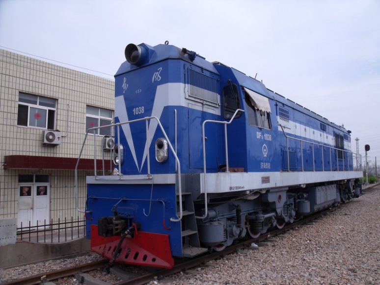 東風5型內燃機車