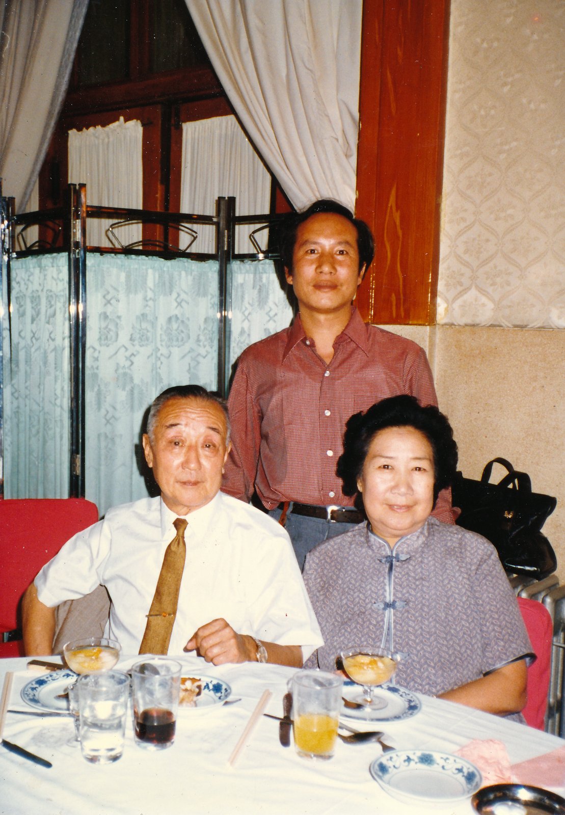 與李萬春夫婦（1981年新僑飯店）