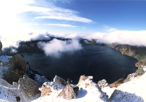 鏡泊湖火山