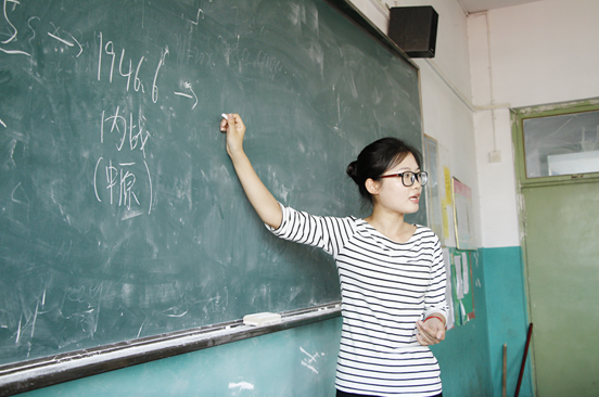 王莉(中國石油大學勝利學院教師)