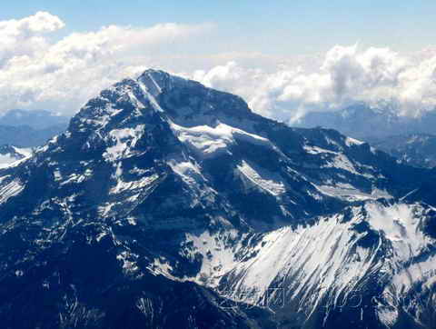 阿空加瓜山