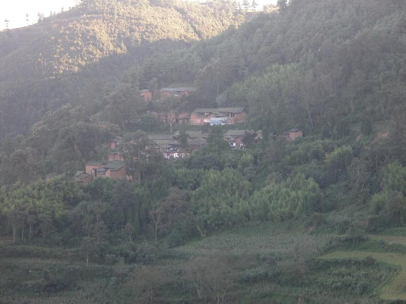 大龍潭村(雲南省昆明市宜良縣竹山鄉大龍潭村)