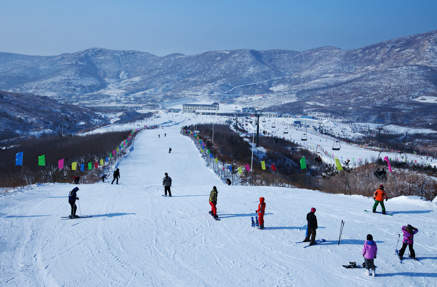 何家溝滑雪場