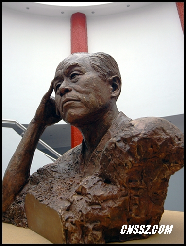 吳曉邦雕像1