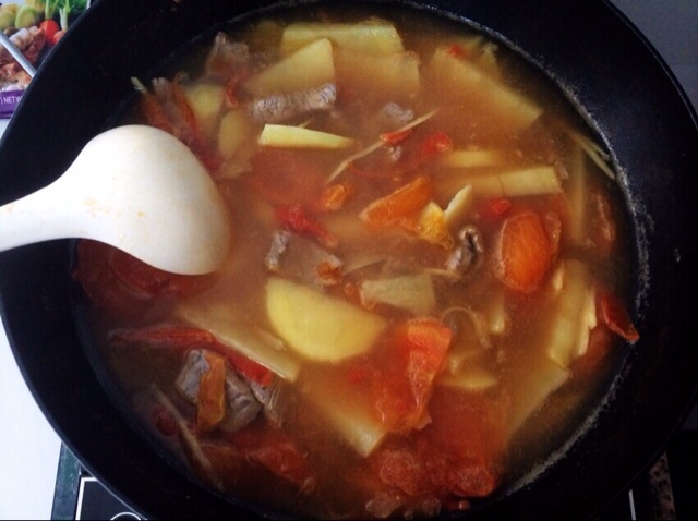 番茄牛肉土豆薑湯