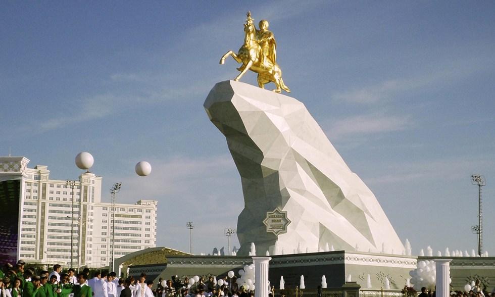 土庫曼斯坦總統金像