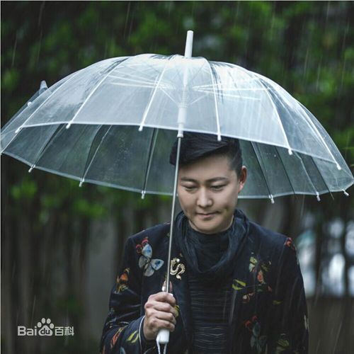 思念在雨夜中蔓延