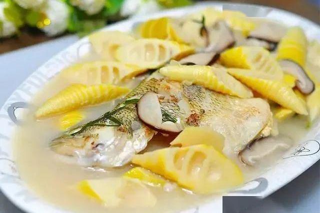 春筍豆腐鱸魚頭湯