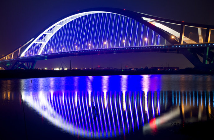 明州大橋夜景圖