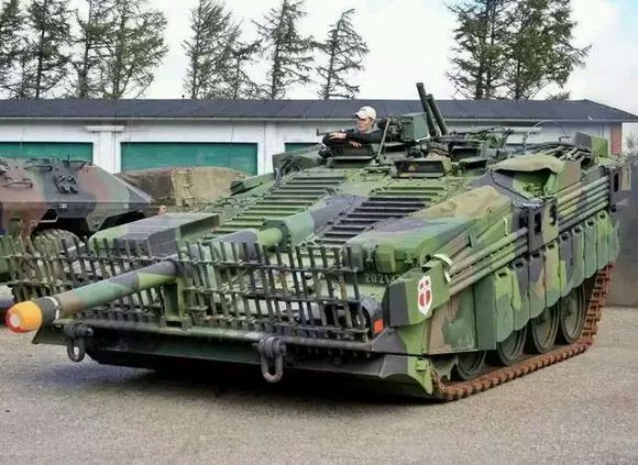 瑞典MtrvM-42中型坦克
