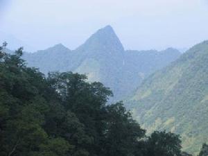 高聳的山峰