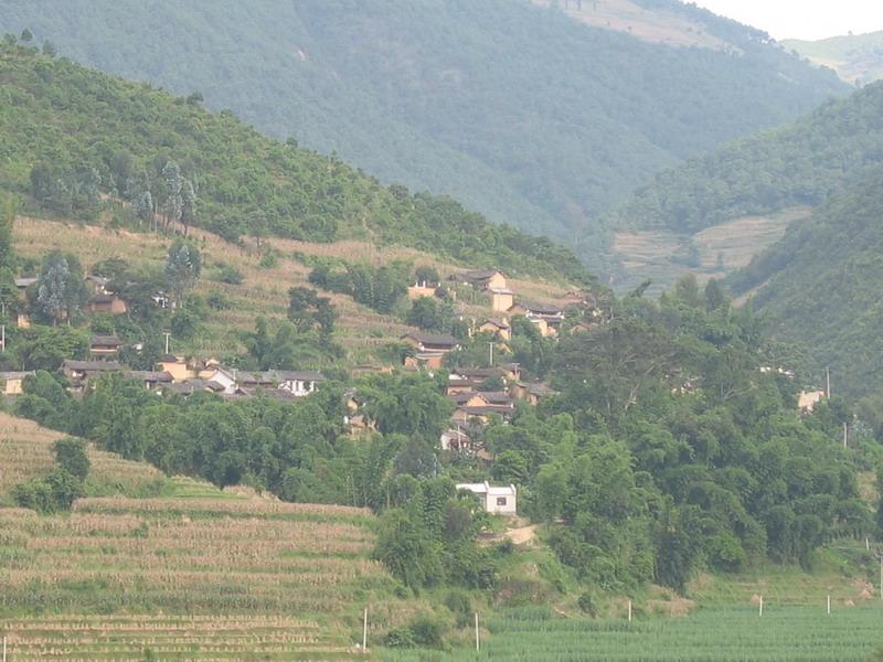 雲南省雲縣愛華鎮忙回村村莊全貌