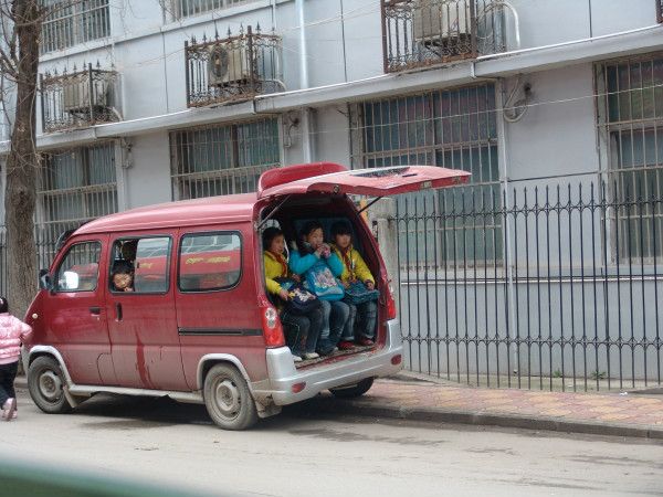 黑校車