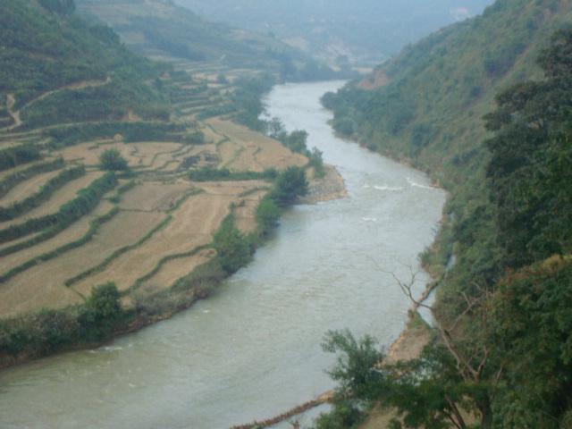 村內河流