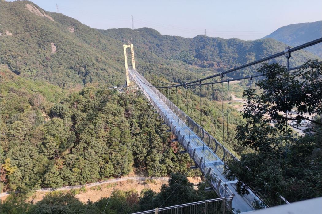 象山上周玻璃橋