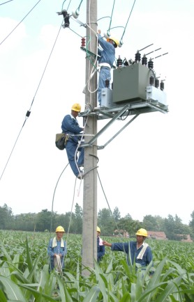 電業局為虎崗鄉常營村安裝無功補償裝置