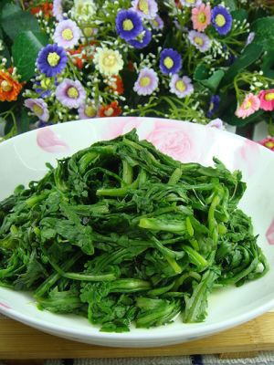 芝麻醬拌茼蒿葉