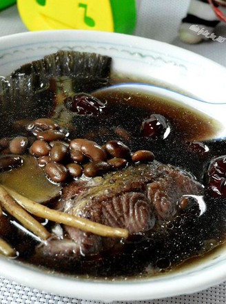 鯇魚尾煲黑豆湯