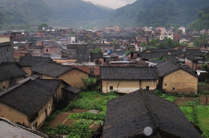 鸛四村