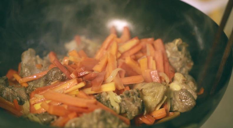 新疆羊肉抓飯