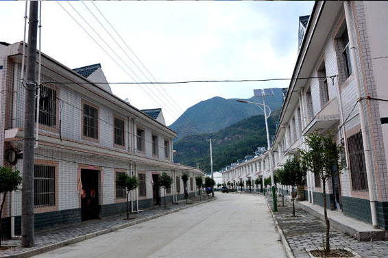 茅坪村(陝西省商洛市鎮安縣茅坪回族鎮茅坪村)