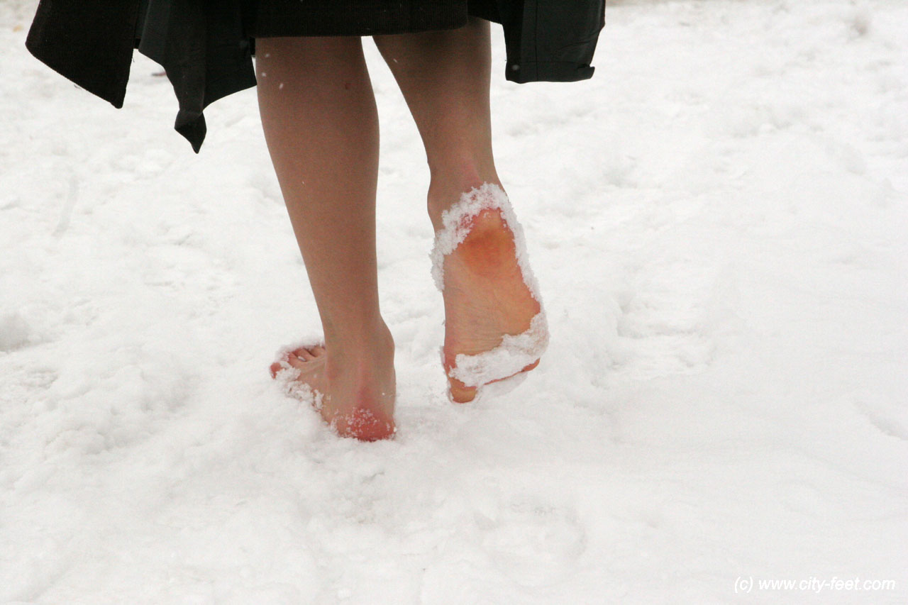 雪地赤腳