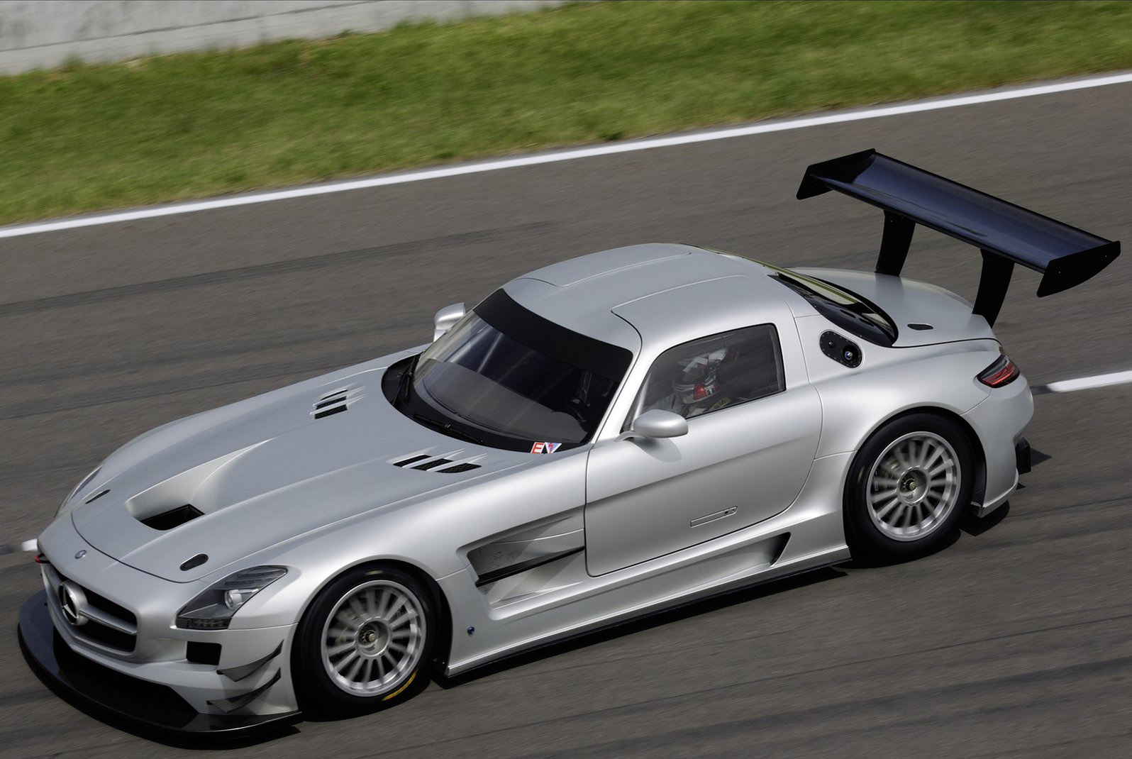 賓士SLS AMG(賓士SLS)