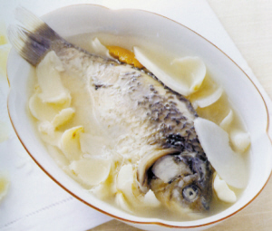 百合淮山鱸魚湯