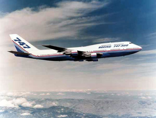 波音747-300