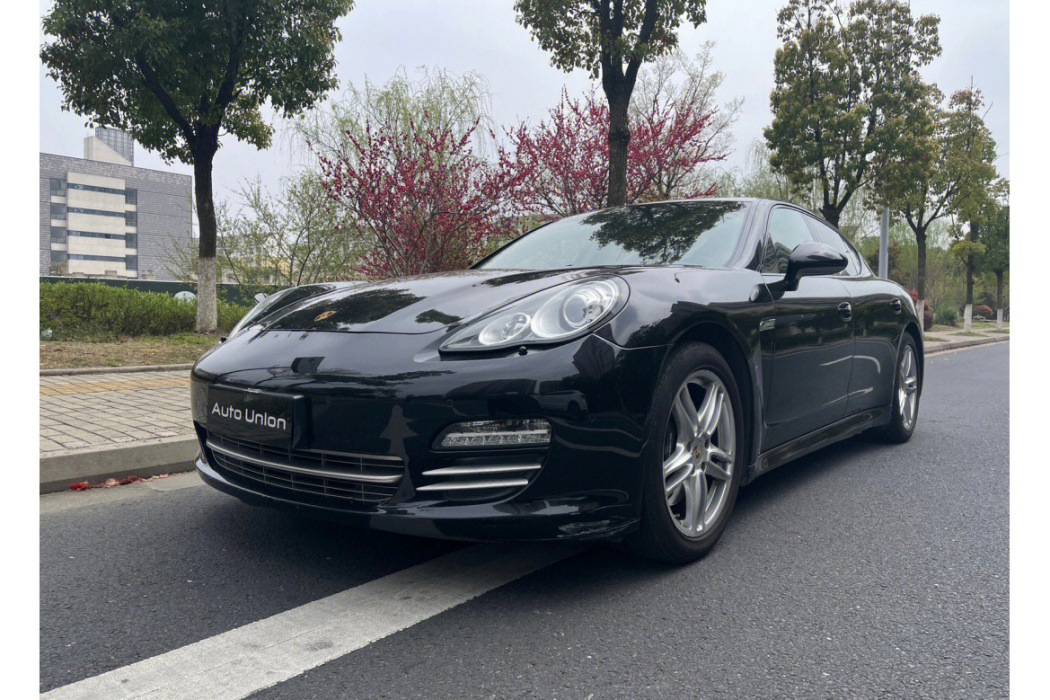 Panamera 4 Platinum Edition 2013款