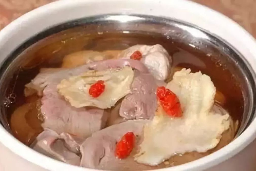 枸杞天麻肉片湯