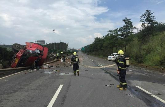 8·11雲南高速危化品車撞車事故