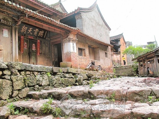 十字街村(雲南省祿勸縣撒營盤鎮下轄村)