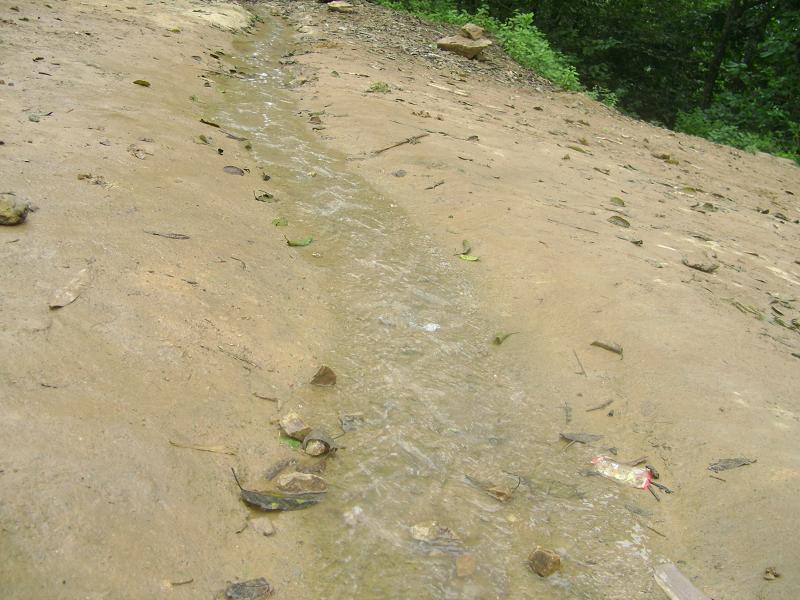 牛中村村內排水溝