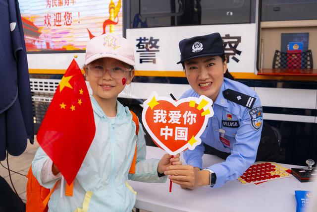 李春(北京市公安局天安門地區分局巡警二大隊綜合中隊中隊長)