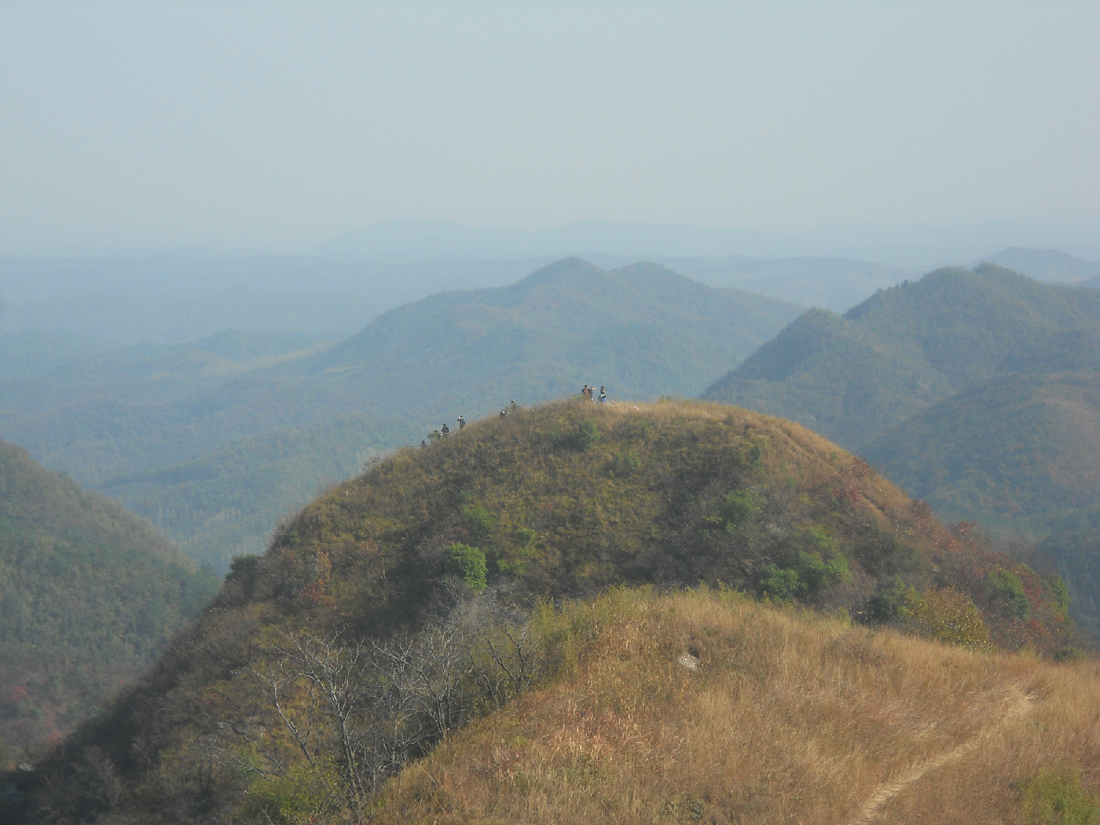 翻山越嶺