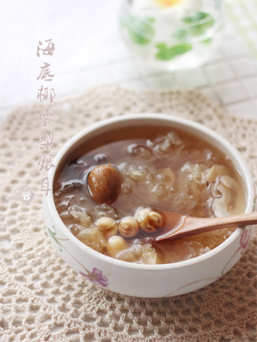 海底椰雪梨銀耳甜湯