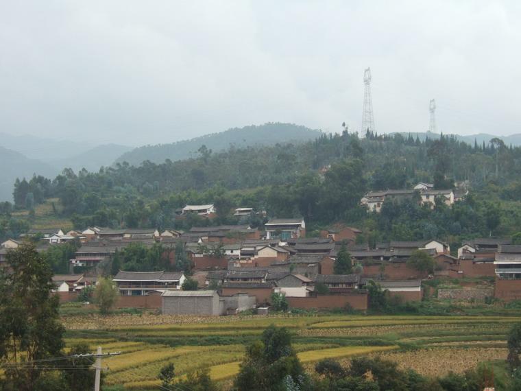 石龍山村(雲南省宣威市熱水鎮石龍山村)