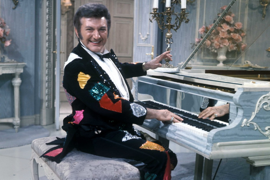 李伯拉斯(Liberace)