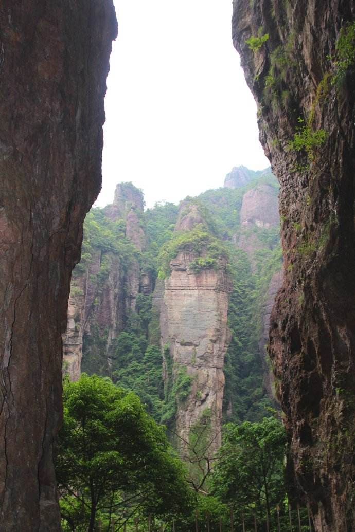 靈岩(雁盪山景觀)