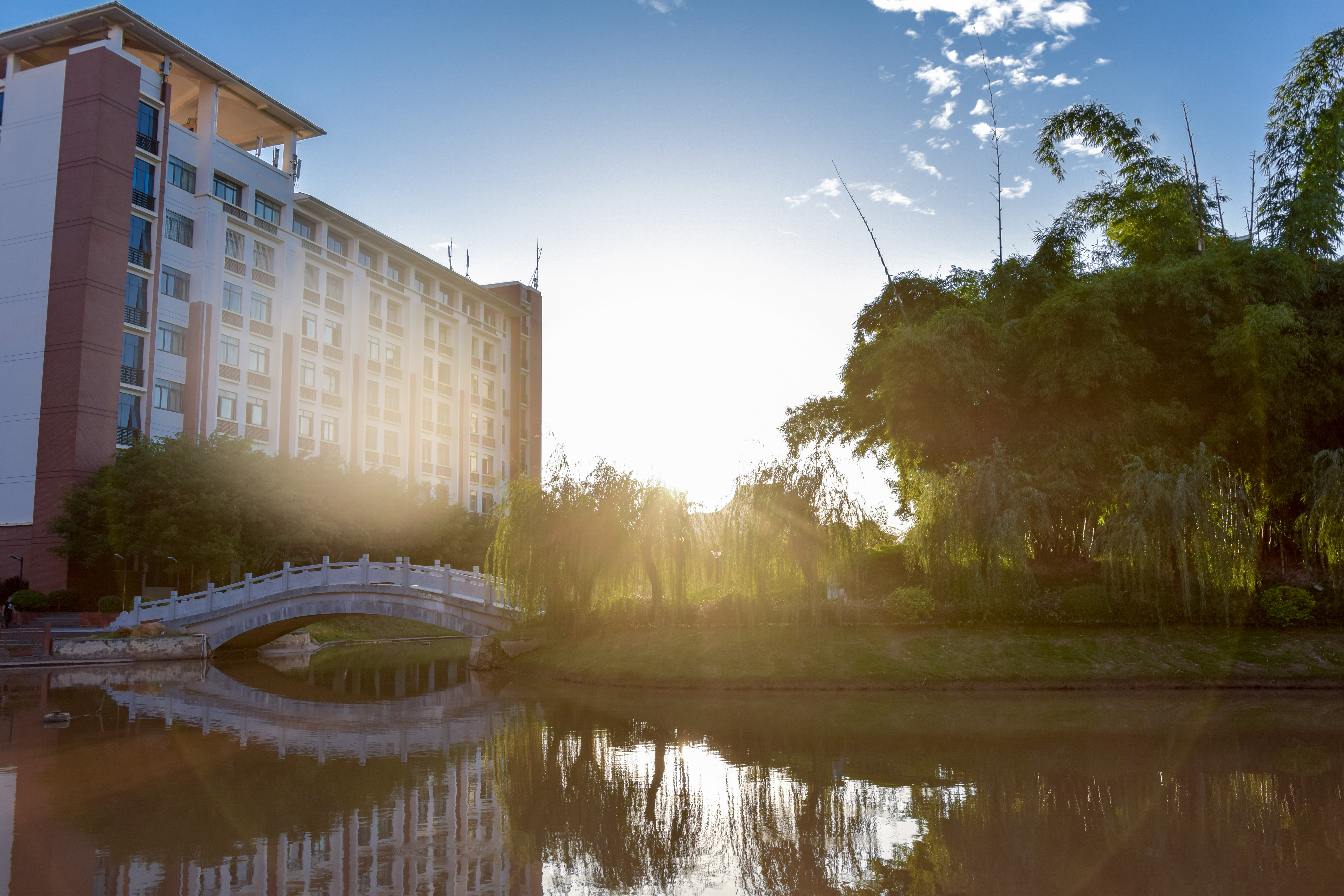 廣西民族大學相思湖學院