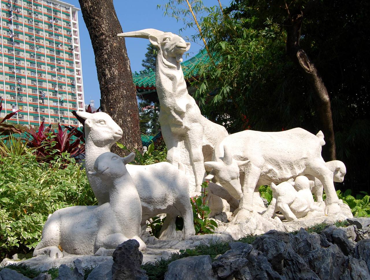 香港黃大仙廟內的“叱石成羊”雕塑