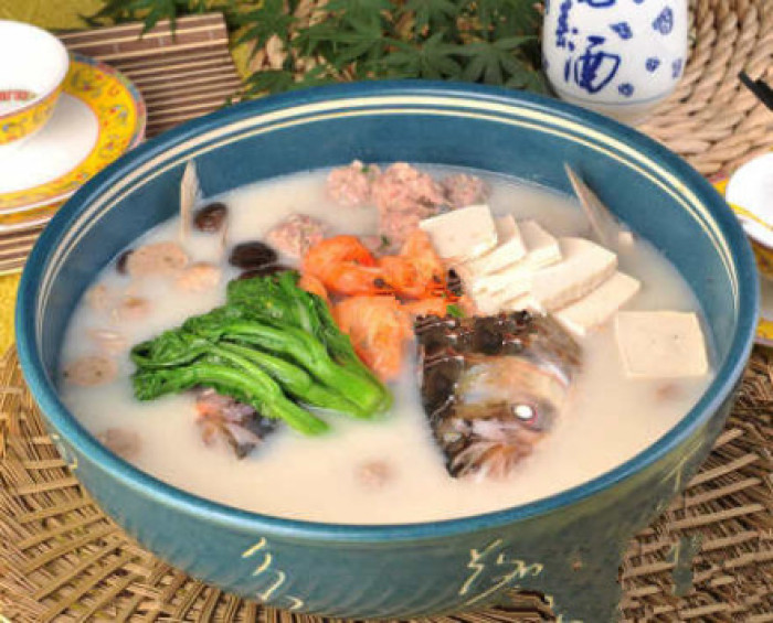 豆腐芫荽魚頭湯