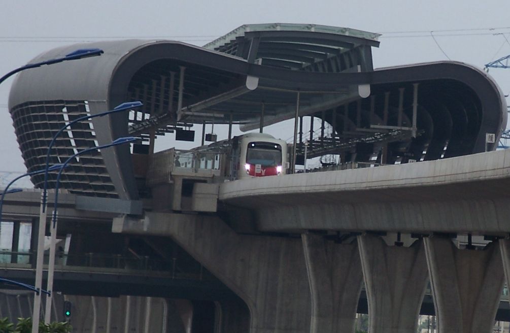 黃閣汽車城站