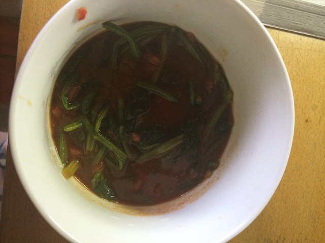 電飯煲煮菠菜湯麵條