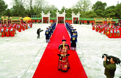 祭日典儀拍攝中