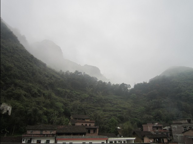 雷洞村(廣西忻城縣紅渡鎮下轄村)