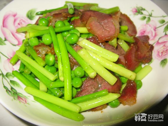 臘肉炒蒜苔豌豆