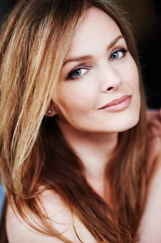 戴安·梅爾(Dina Meyer)