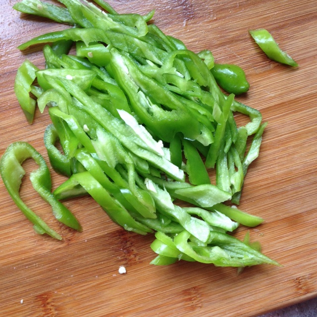 芹菜肉絲蒸滷麵